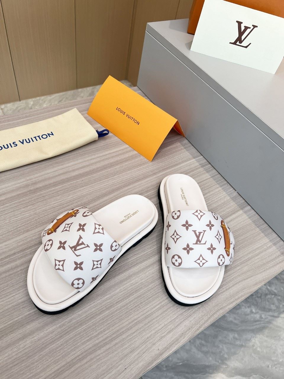 Louis Vuitton Slippers